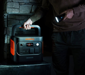Présentation de Jackery 2000 v2 : la solution électrique plus légère et silencieuse